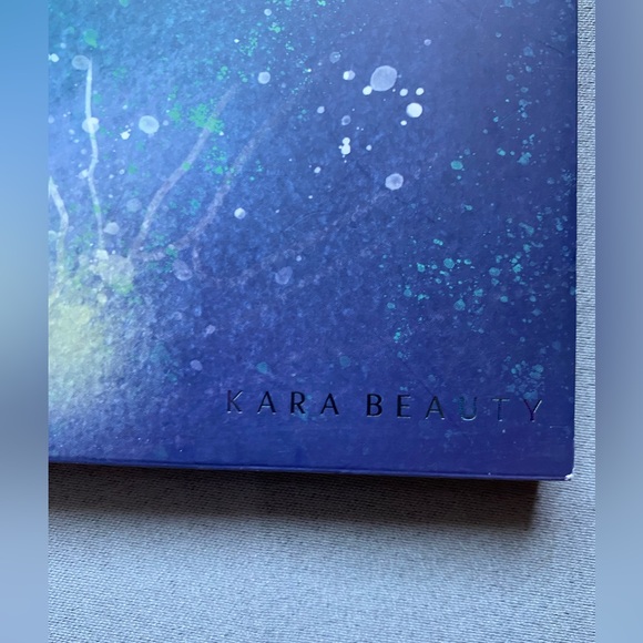 Kara Beauty | Stellar Starburst Eyeshadow Palette - Picture 3 of 10
